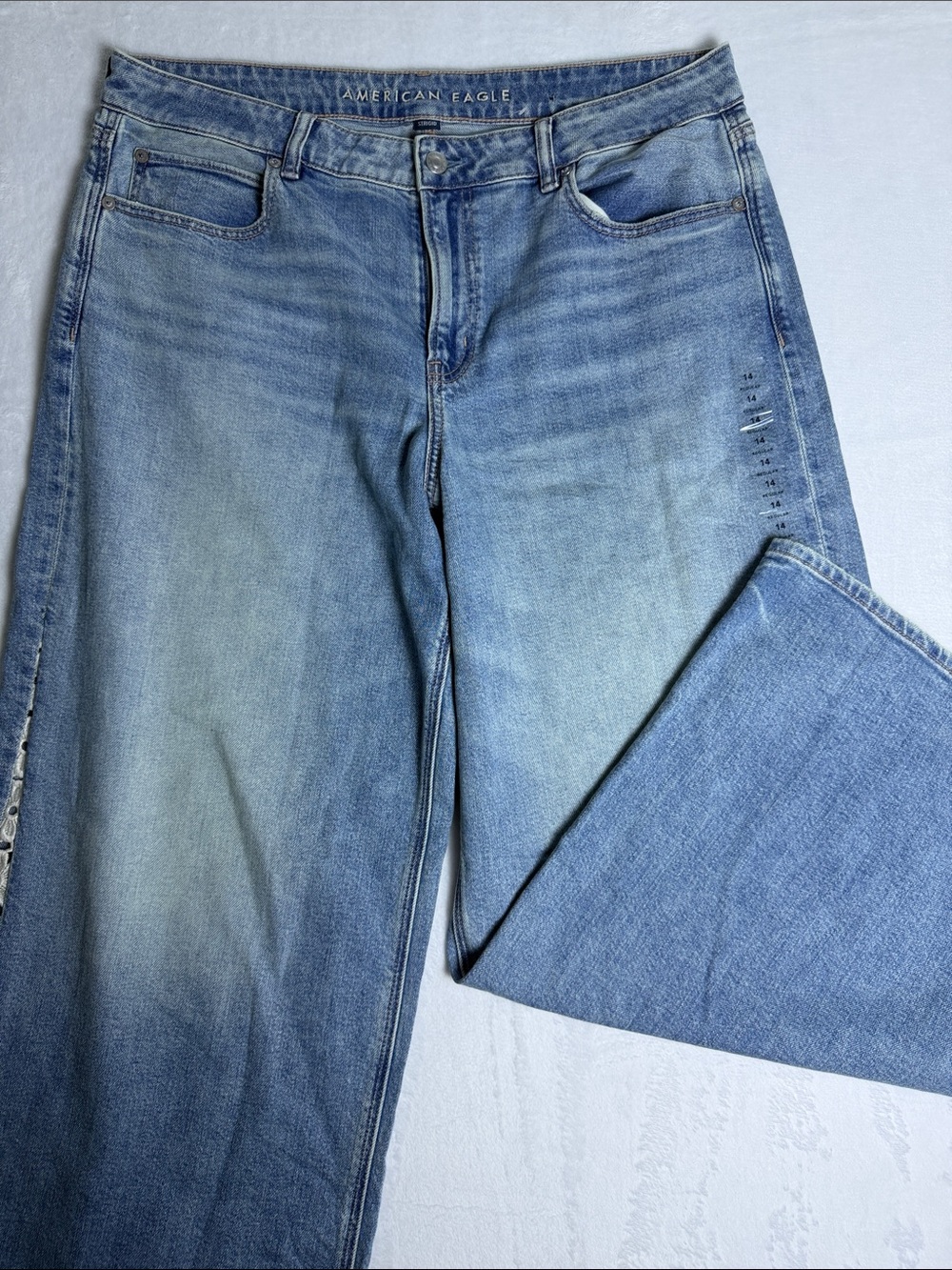 American Eagle Outfitters Vintage Light Wash Flare Jeans